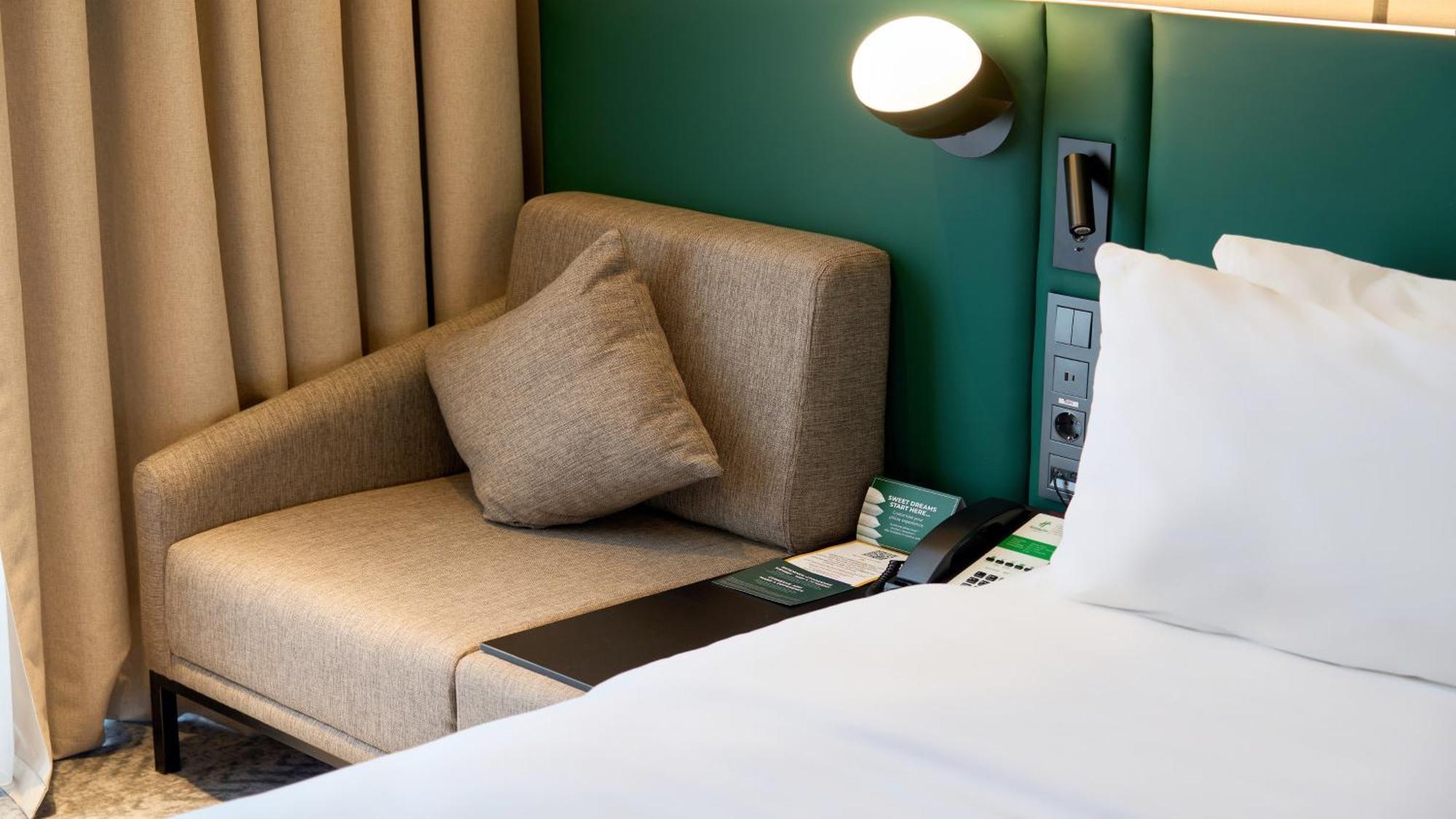 Holiday Inn Tashkent City By Ihg Exterior foto